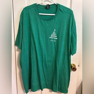 Woman Green Graphic T-Shirt